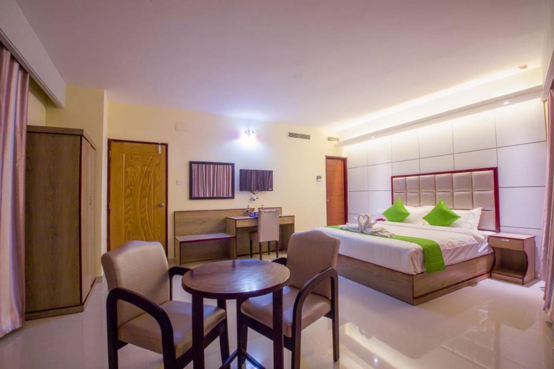Hotel Mira Garden Сілет Екстер'єр фото