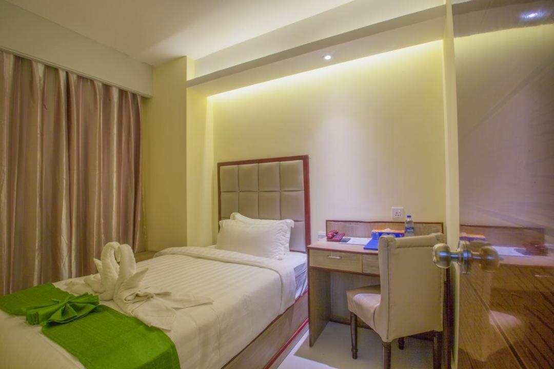 Hotel Mira Garden Сілет Екстер'єр фото